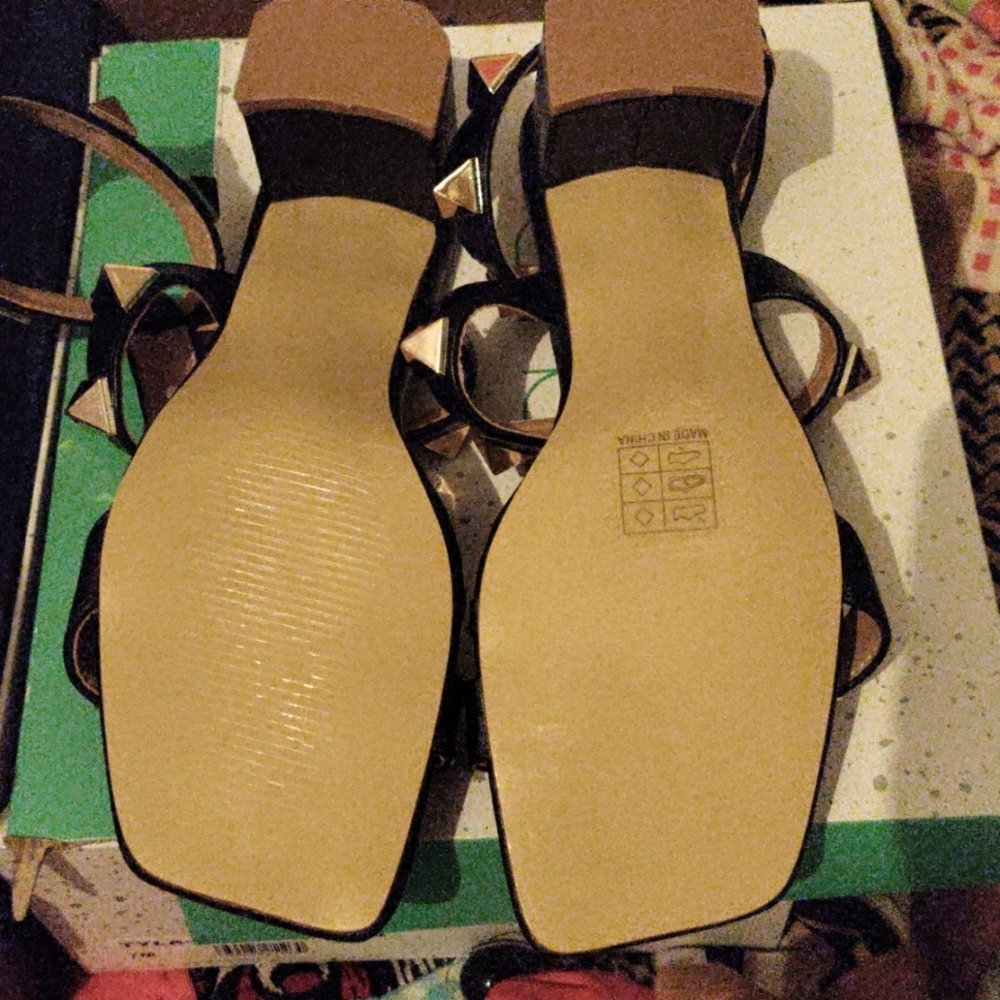 Sandals - Picture 3 of 5